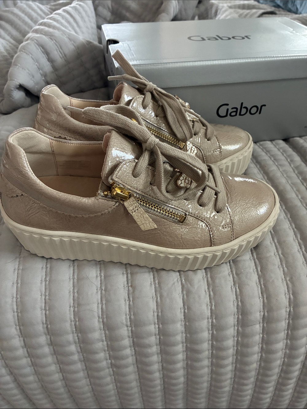 Gabor Beige Patent Leather Platform Sneakers with Gold Zippers - Picture 2 of 11